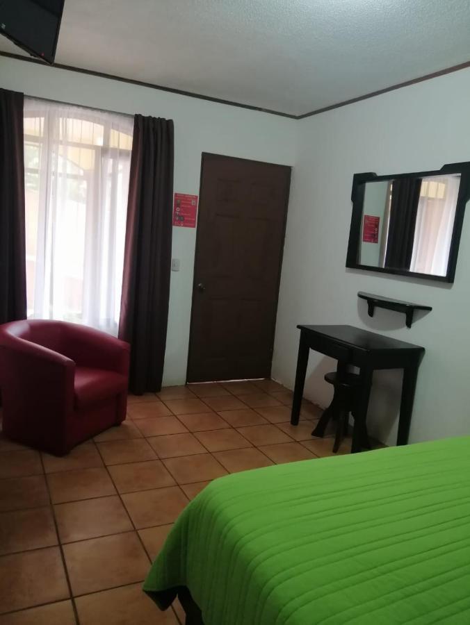 Hotel Santa Fe B&B Monteverde Екстер'єр фото